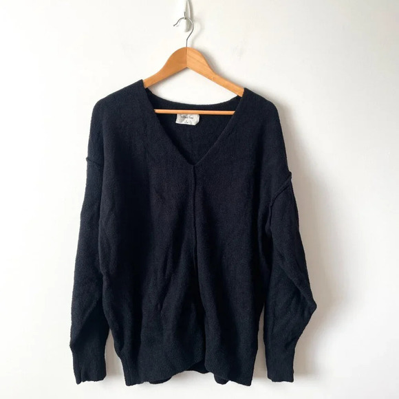 Aritzia Wilfred Free Hush Knit V-Neck Chenille Sweater Black  Size Medium - Picture 5 of 9